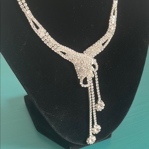 Floral Art Deco Bridal Wedding Prom Formal Drop Rhinestone and Silver Necklace - Picture 2 of 6